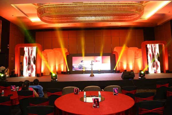 Hotel Crowne Plaza facilities: Corporate award stage